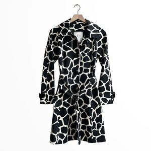Bergdorf Goodman Milly Creamish and Black Giraffe Print Jacket